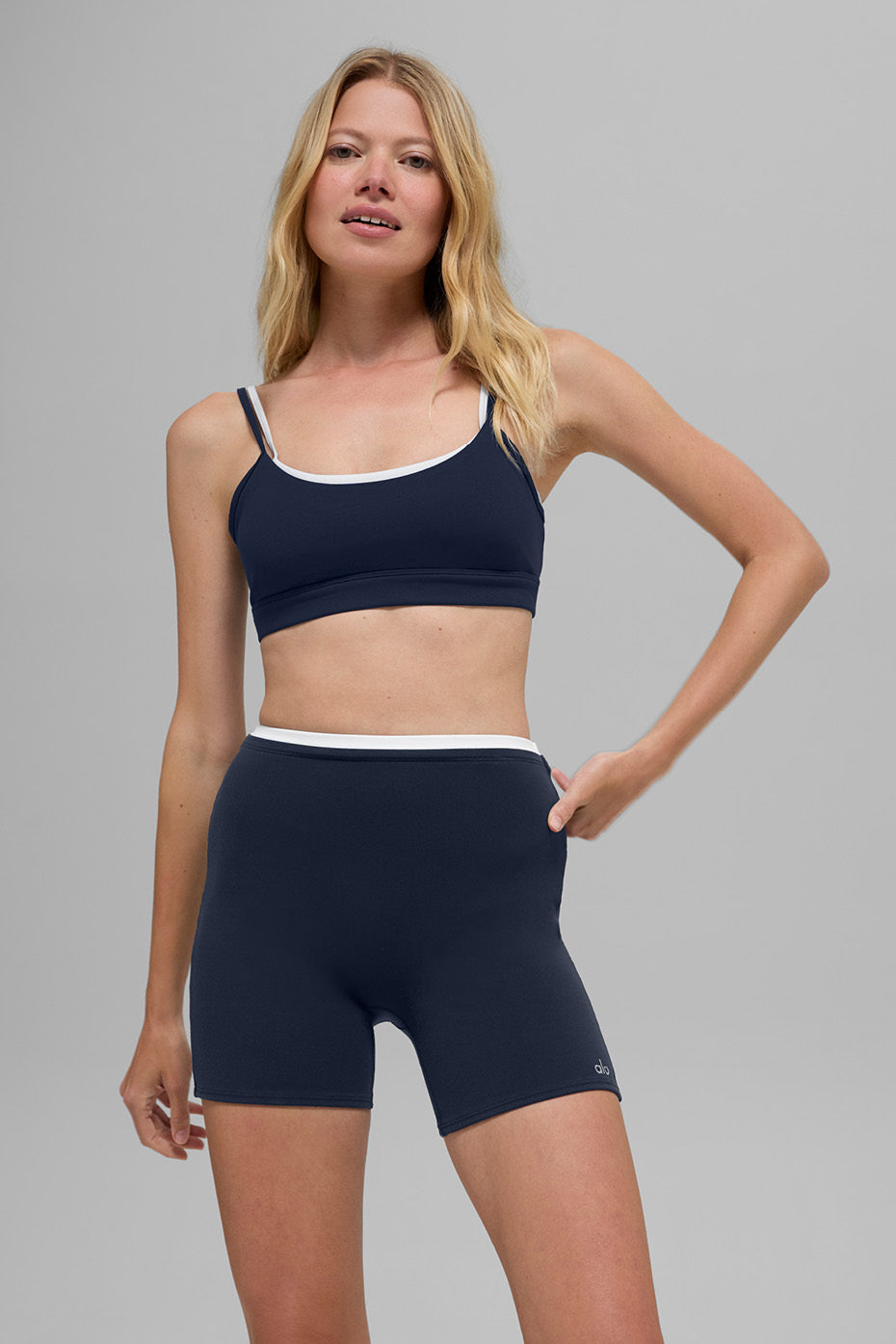Alo Yoga Airbrush Double Up Bra - Navy/White - imagen 3