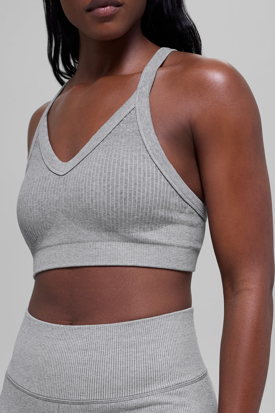 Alo Yoga Seamless Two Tone Rib Bra - Light Misty Grey Heather - imagen 3
