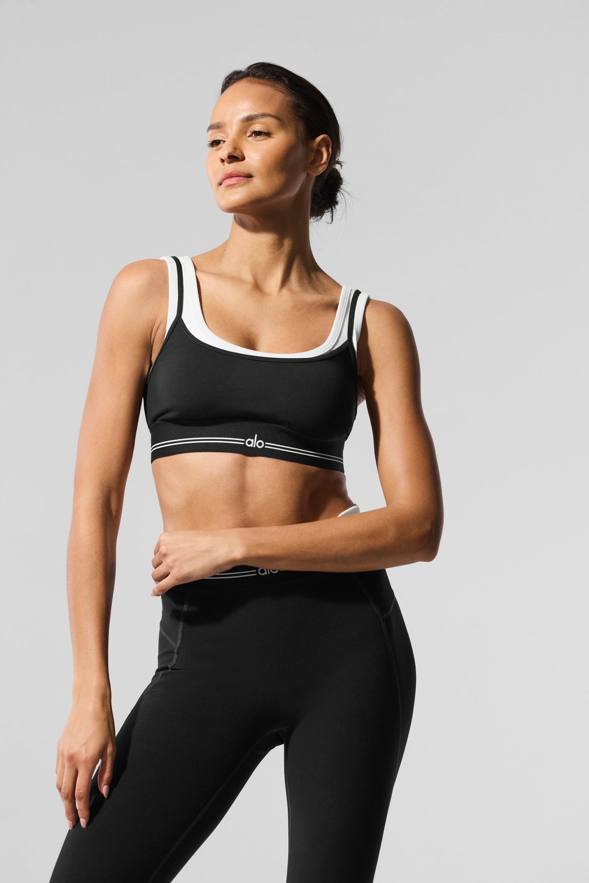 Alo Yoga Airbrush Better Together Bra - Black/White - imagen 3