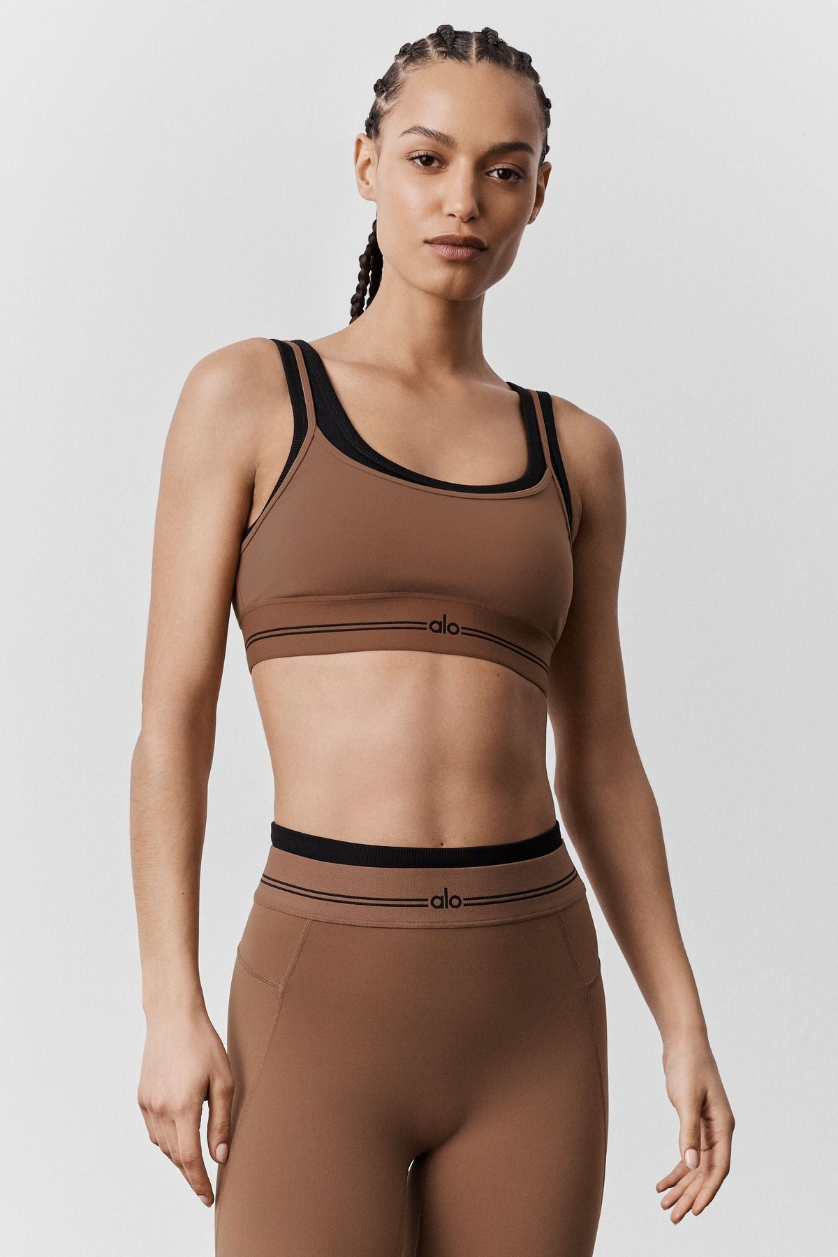 Alo Yoga Airbrush Better Together Bra - Sun Kissed Brown/Black - imagen 3