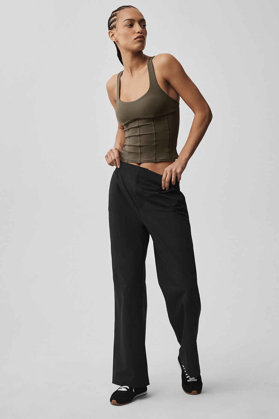 Alo Yoga Airbrush Sparks Fly Corset Tank - Olive Tree - imagen 5