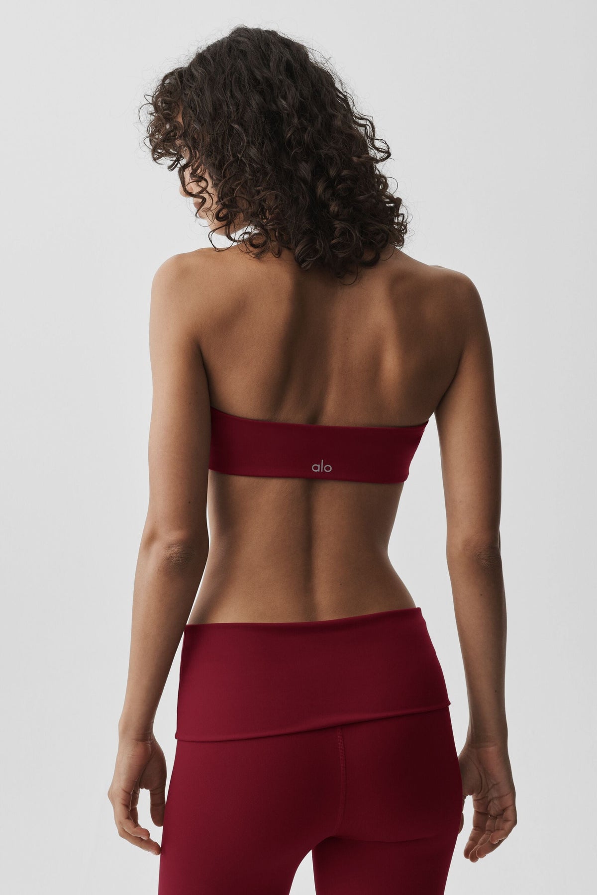 Alo Yoga ALO Softsculpt Feel The Heat Halter Bra - Summer Romance Red - imagen 2