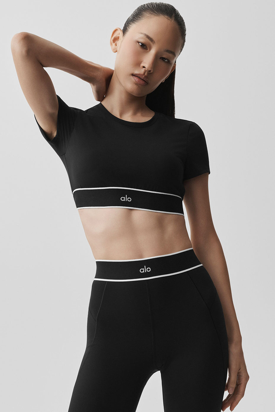 Alo Yoga ALO Softsculpt Amp It Up Short Sleeve Bra - Black - imagen 3
