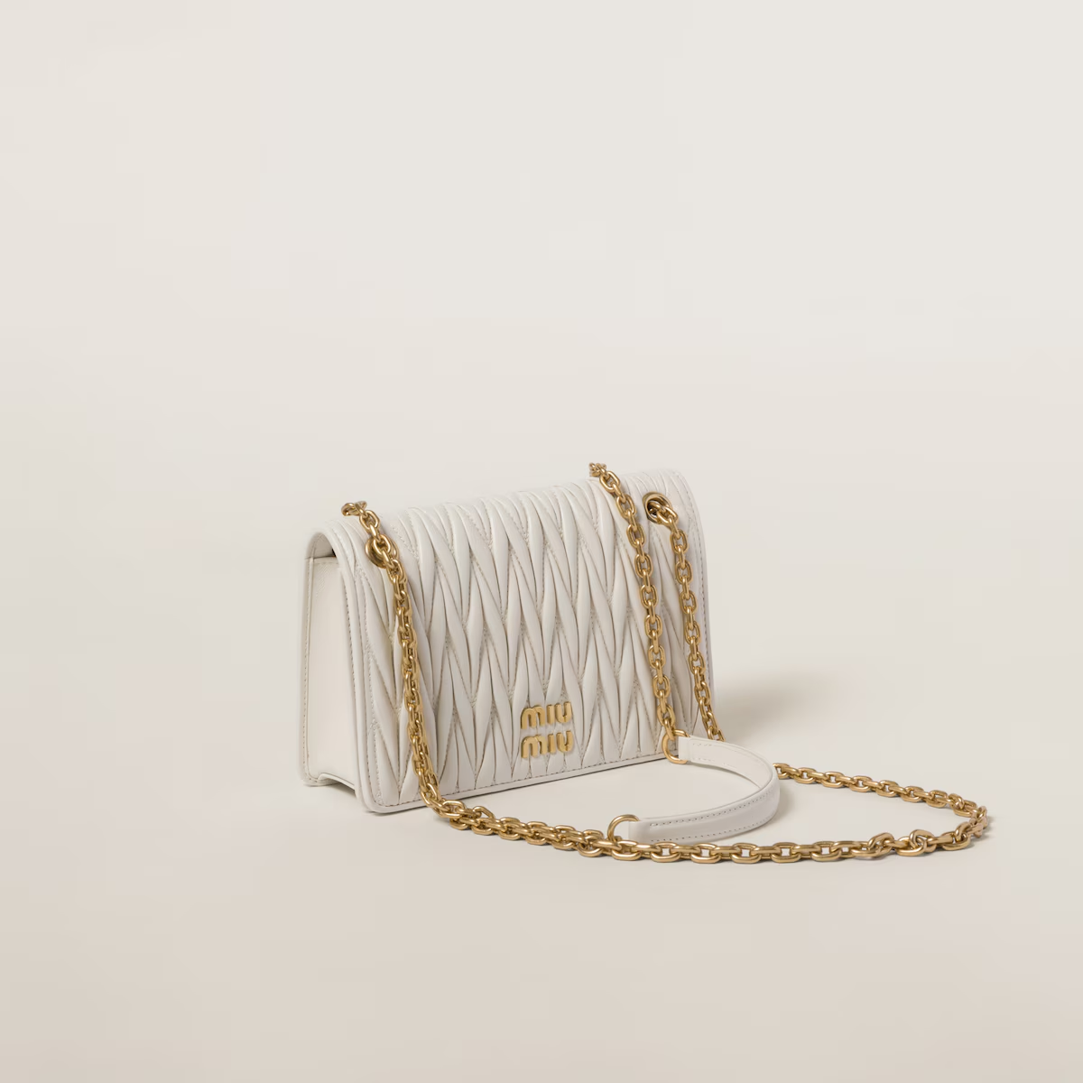 Miu Miu Minibolso de napa Matelassé