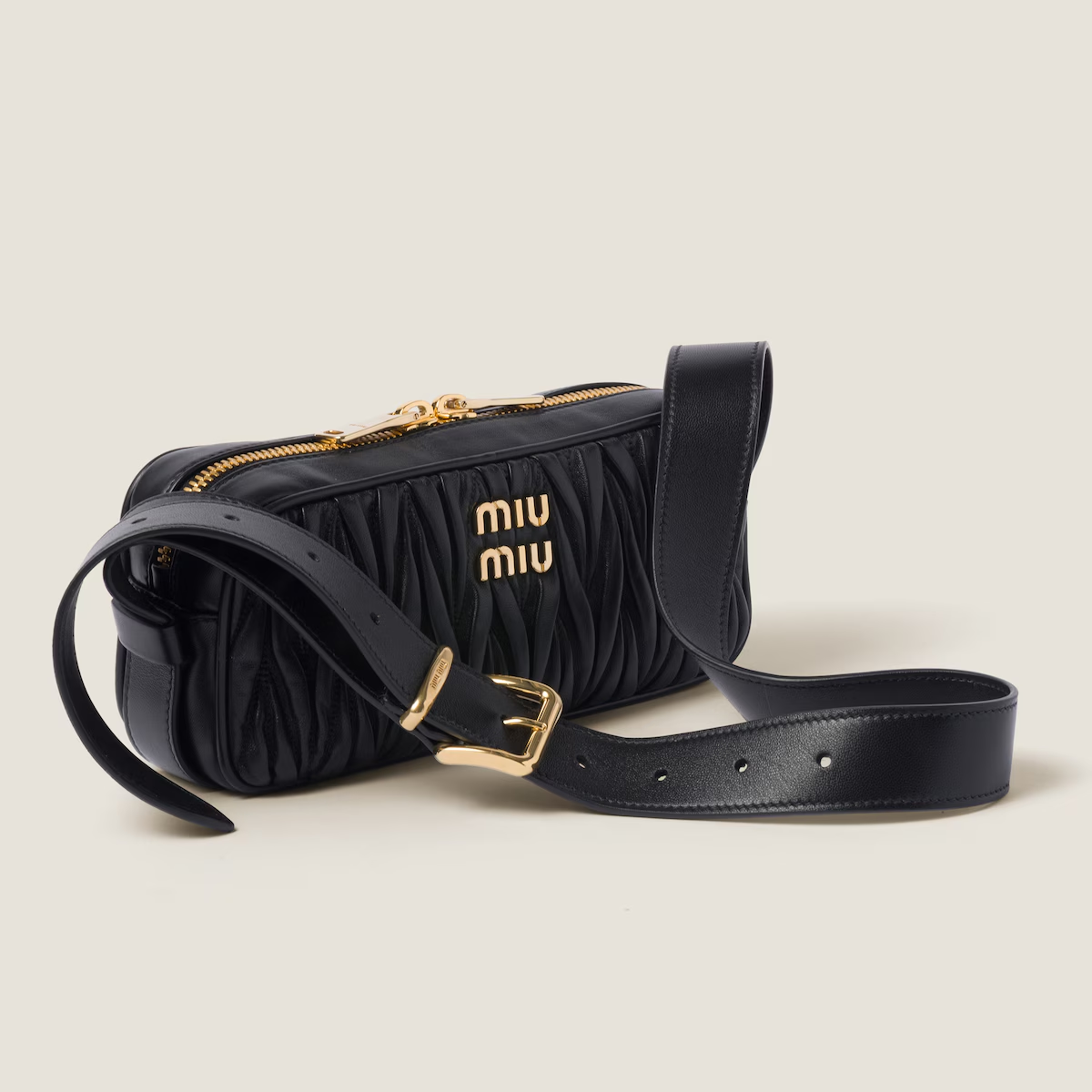Miu Miu Bolso bandolera de napa Matelassé