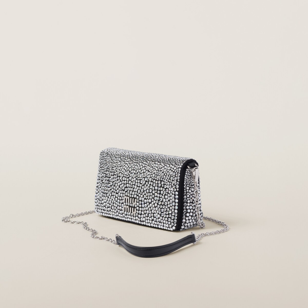 Miu Miu Minibolso de satén con cristales sintéticos
