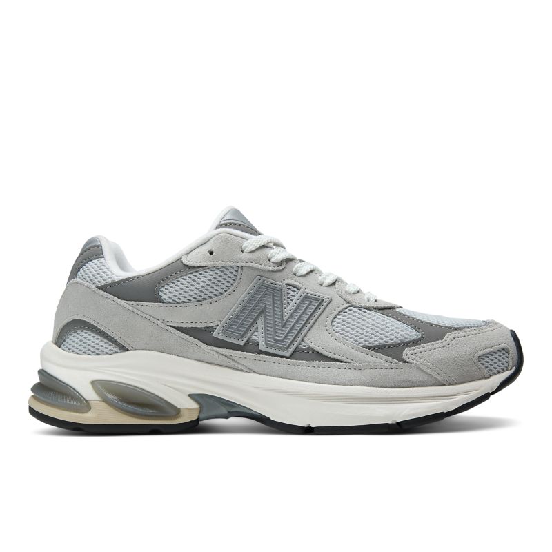 New Balance tenis con paneles y motivo N | U201011N