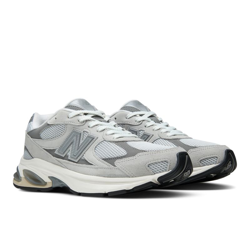 New Balance tenis con paneles y motivo N | U201011N
