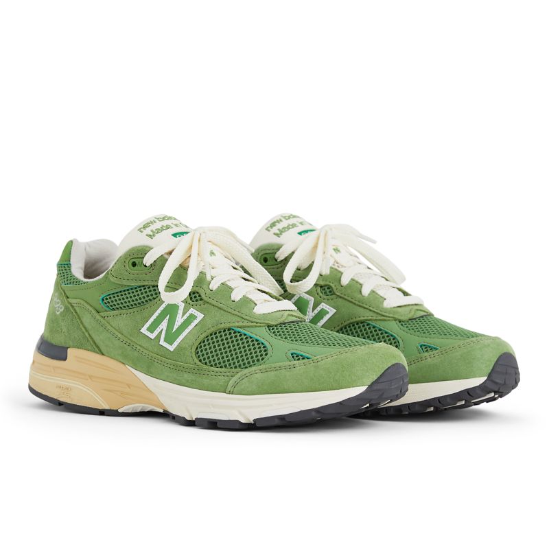 New Balance tenis con paneles y logo | U993GW