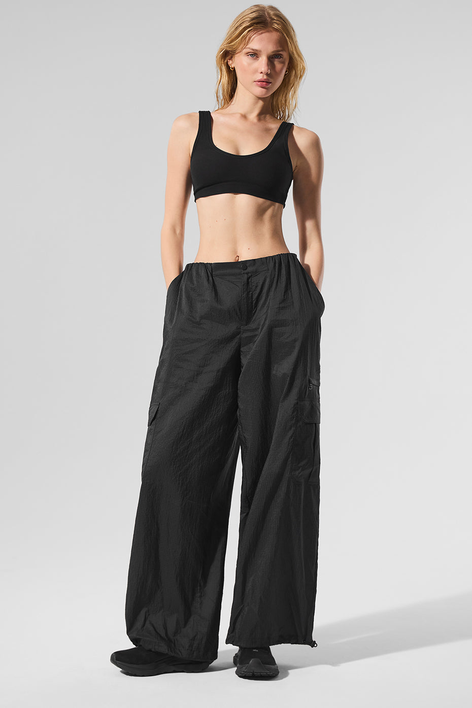 Alo Yoga Sheer Game Time Wide Leg Jogger - Black - imagen 4