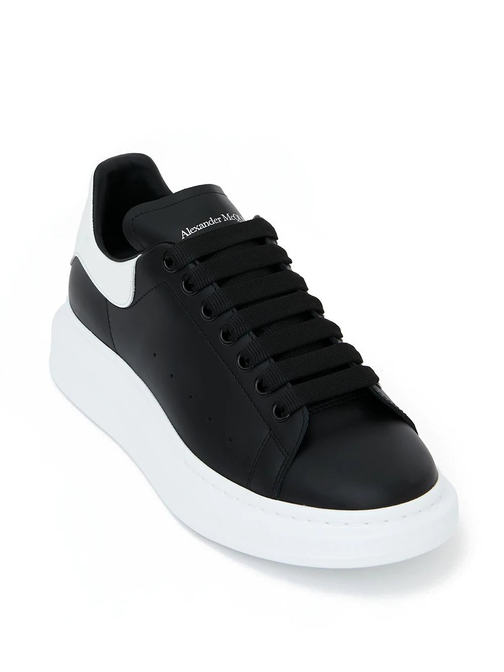 Tenis Alexander McQueen con diseño colour block