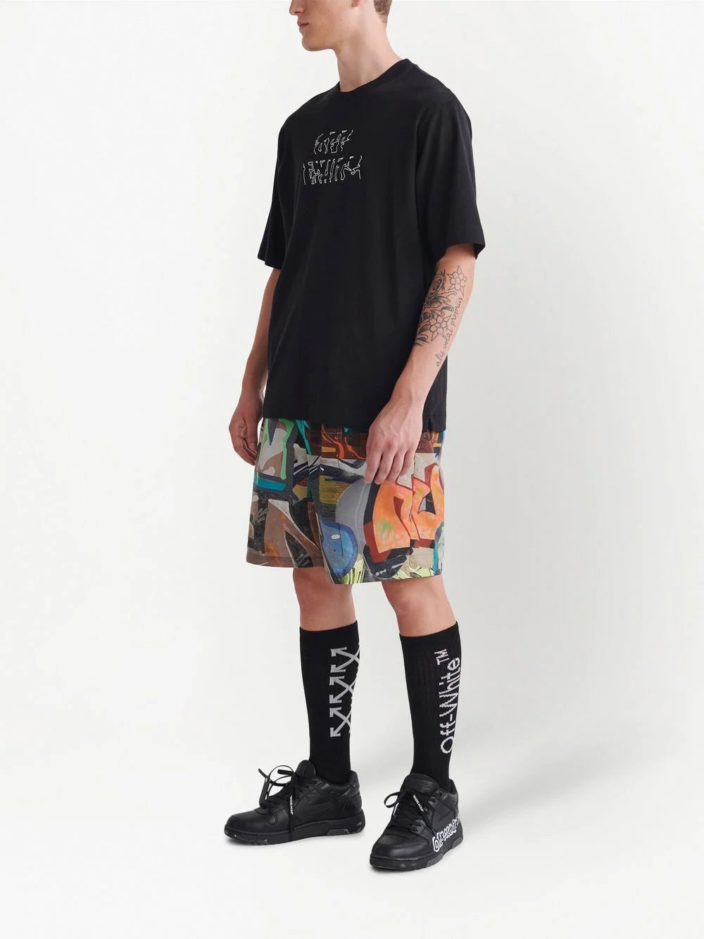 Playera Off-White con estampado Arrow