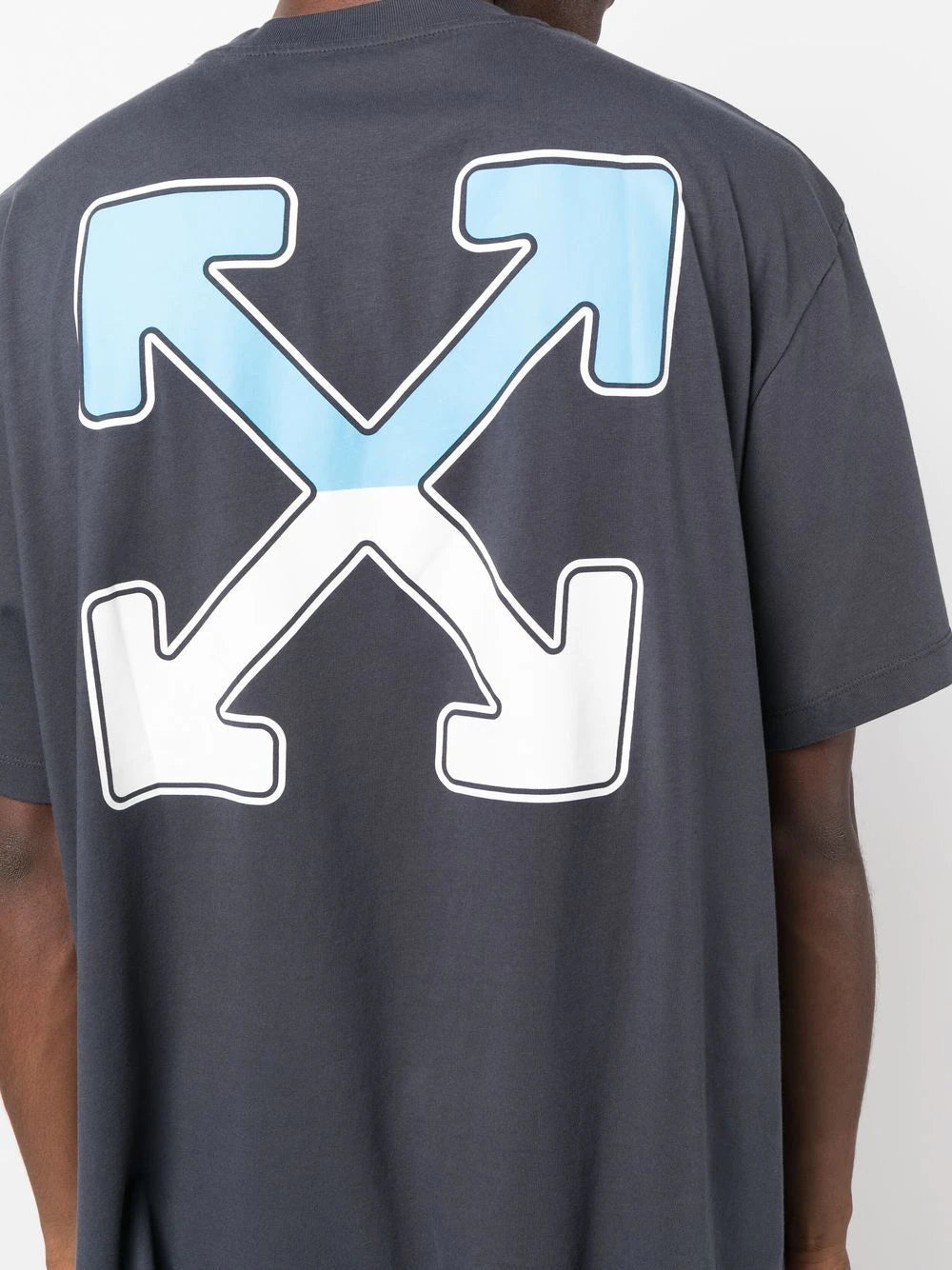 Playera Off-White Between Arrow Over