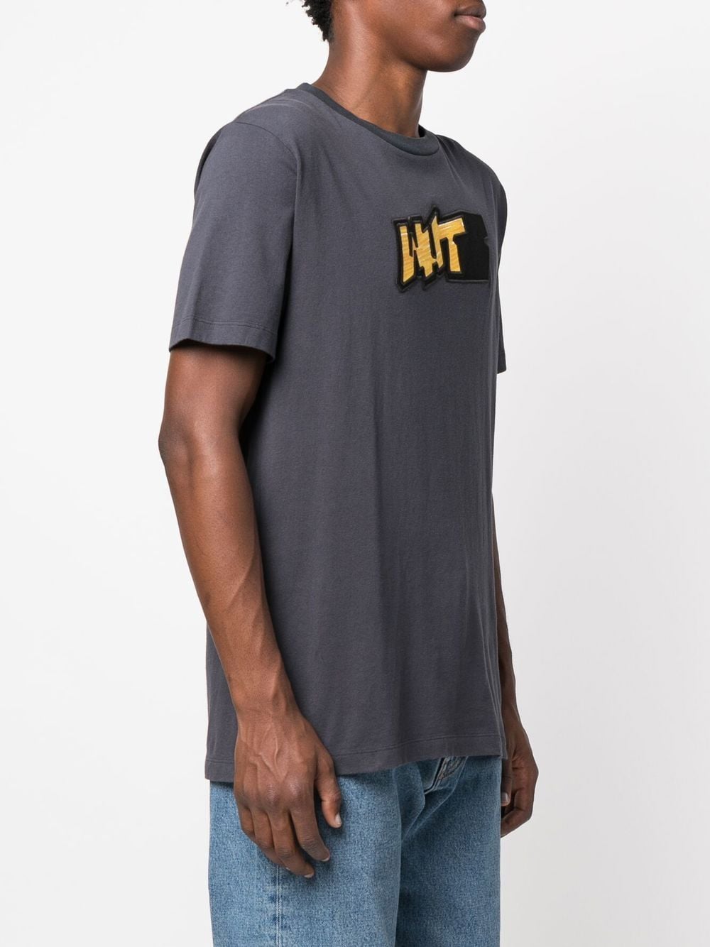 Playera Off-White con parche del logo