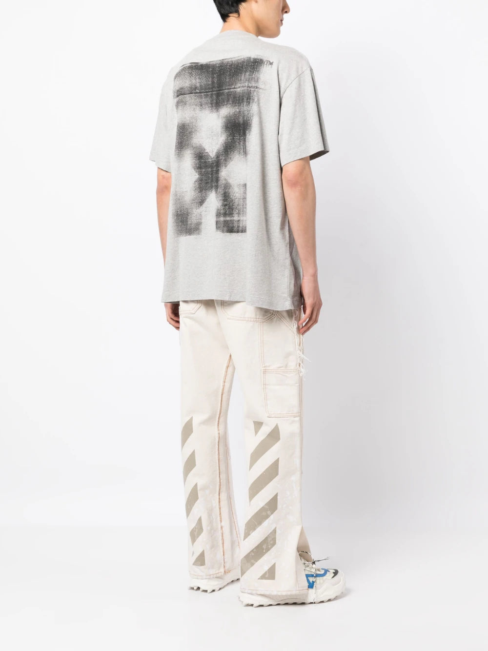 Playera Off-White con estampado Arrow