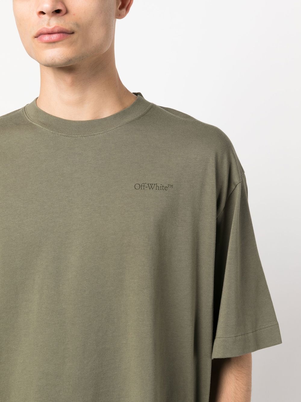 Playera Off-White con logo estampado