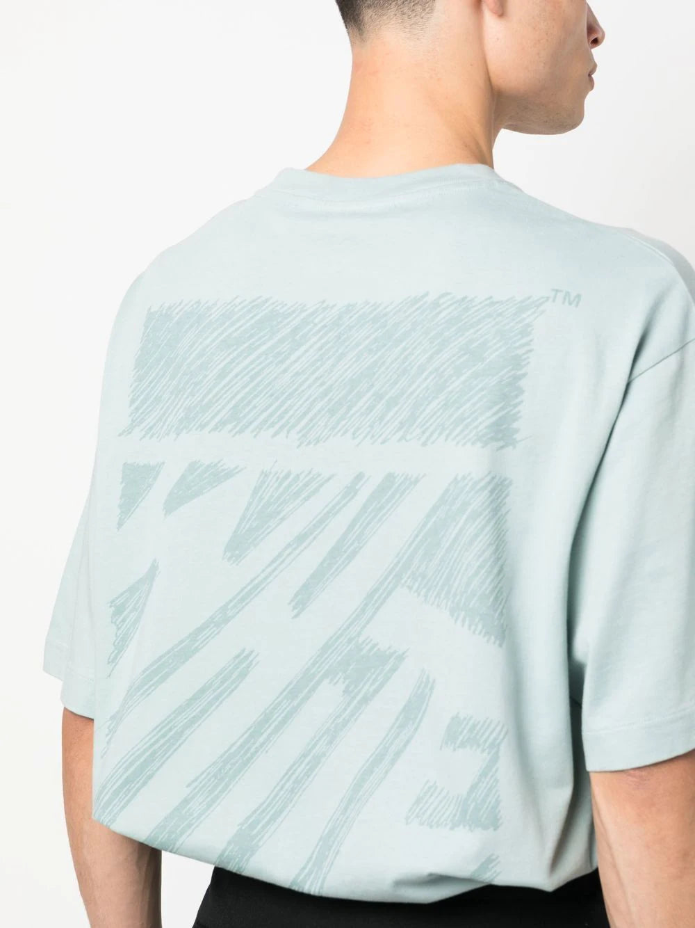 Playera Off-White con logo estampado
