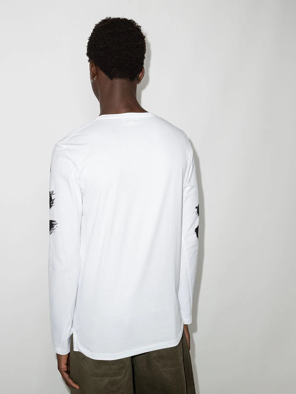 Playera Alexander McQueen con logo de grafiti