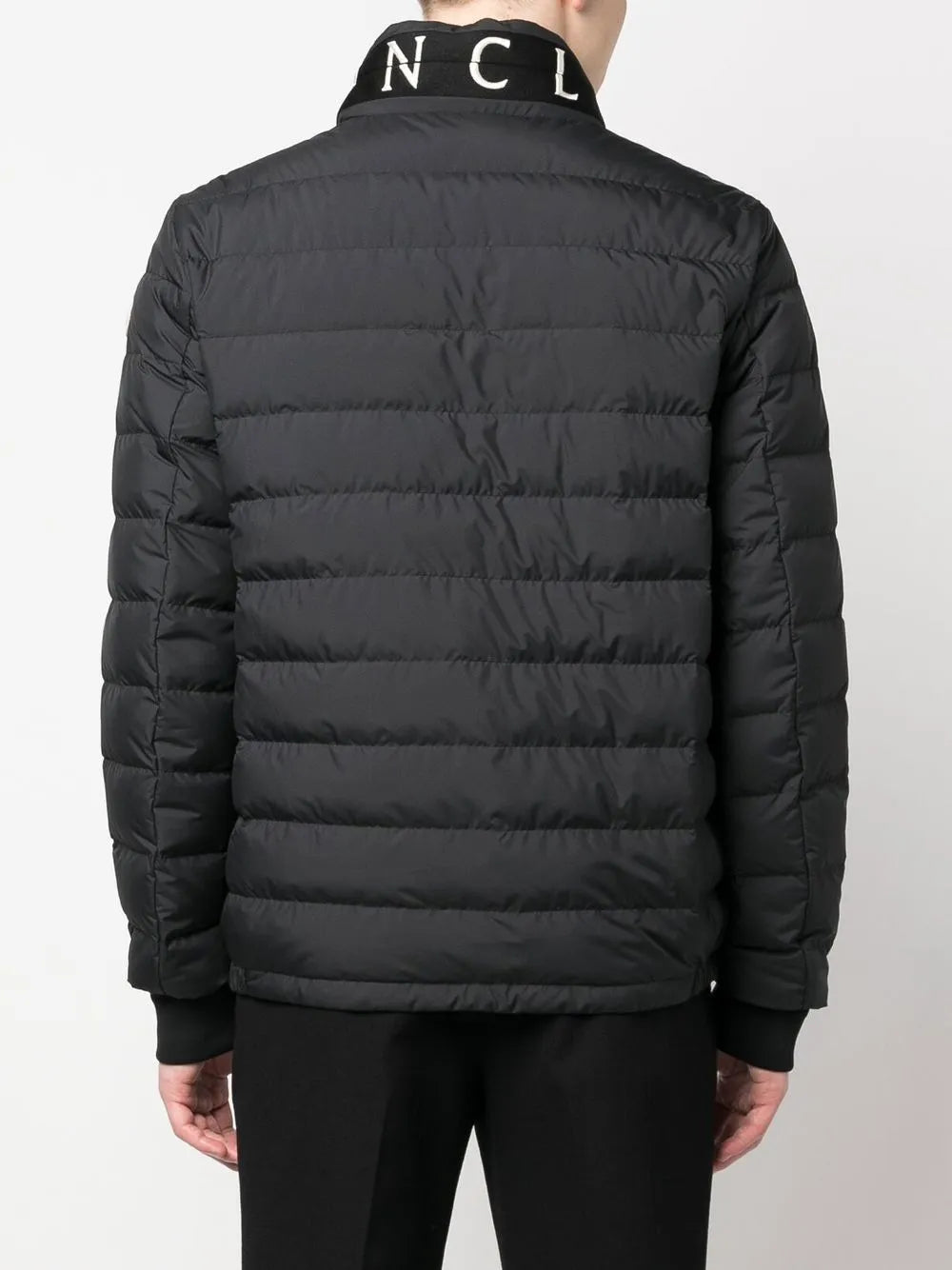Moncler chamarra capitonada Akio