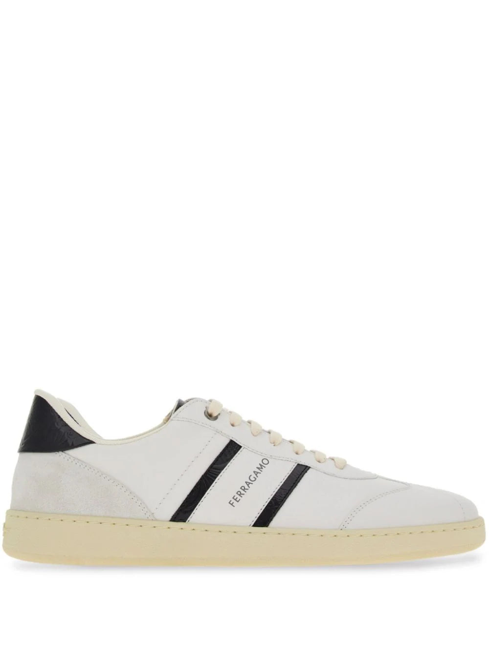 Ferragamo tenis con logo estampado