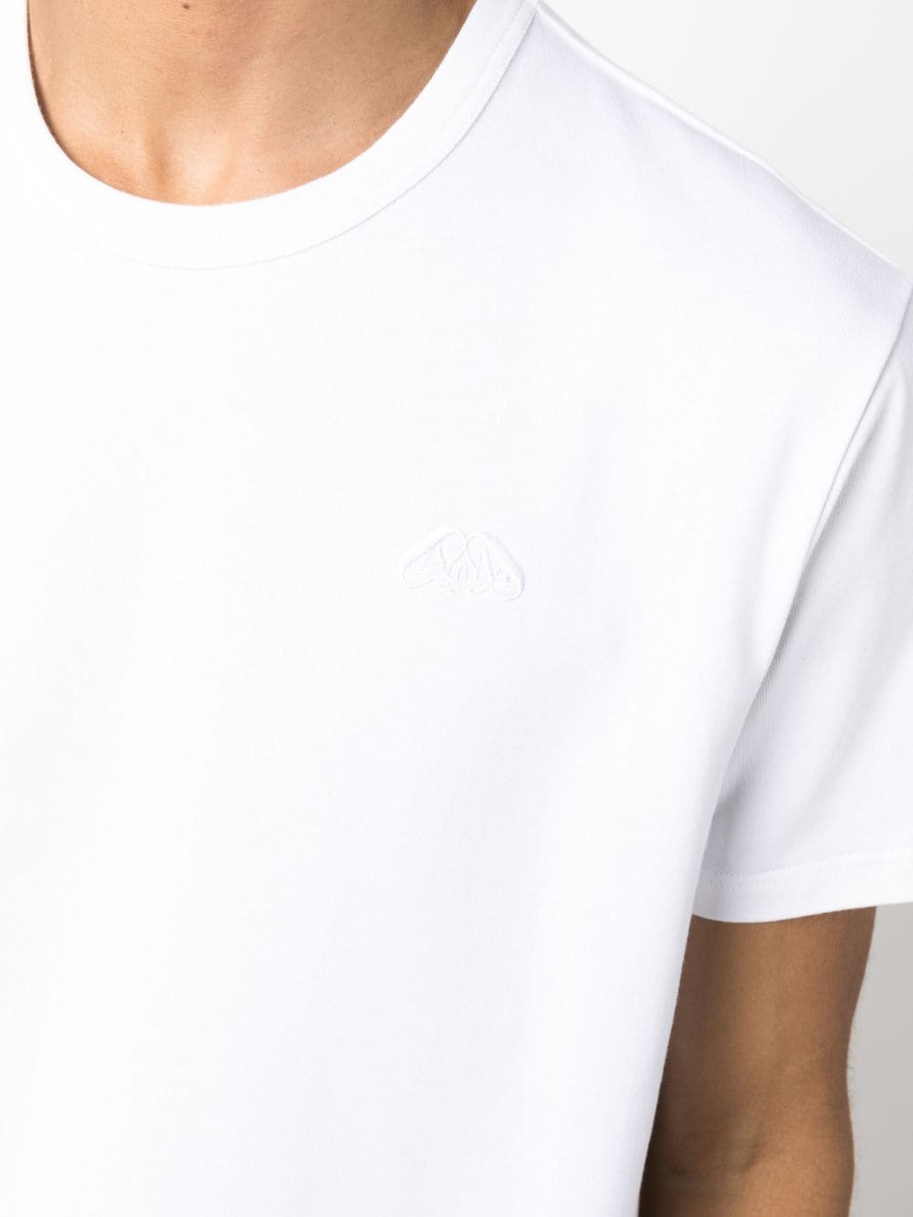 Playera Alexander McQueen con logo bordado