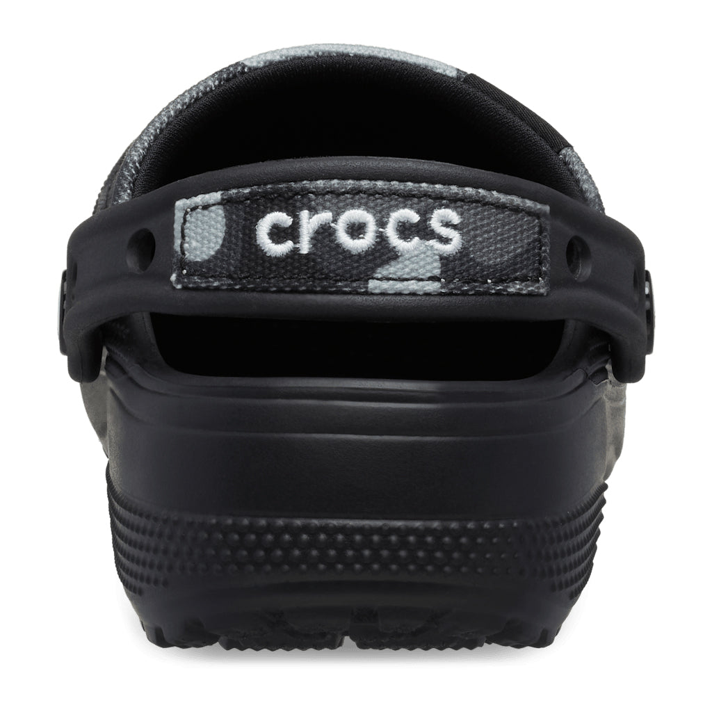 Crocs Classic Crafted Camo Clog - Negro 001 - vista 4