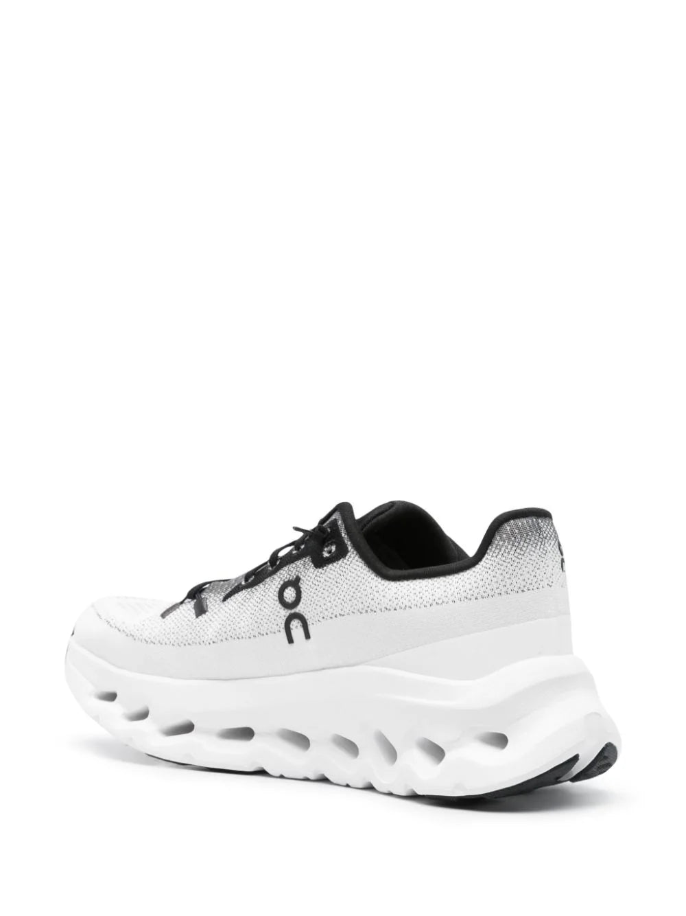 On Running tenis Cloudtilt con logo bordado Mujer