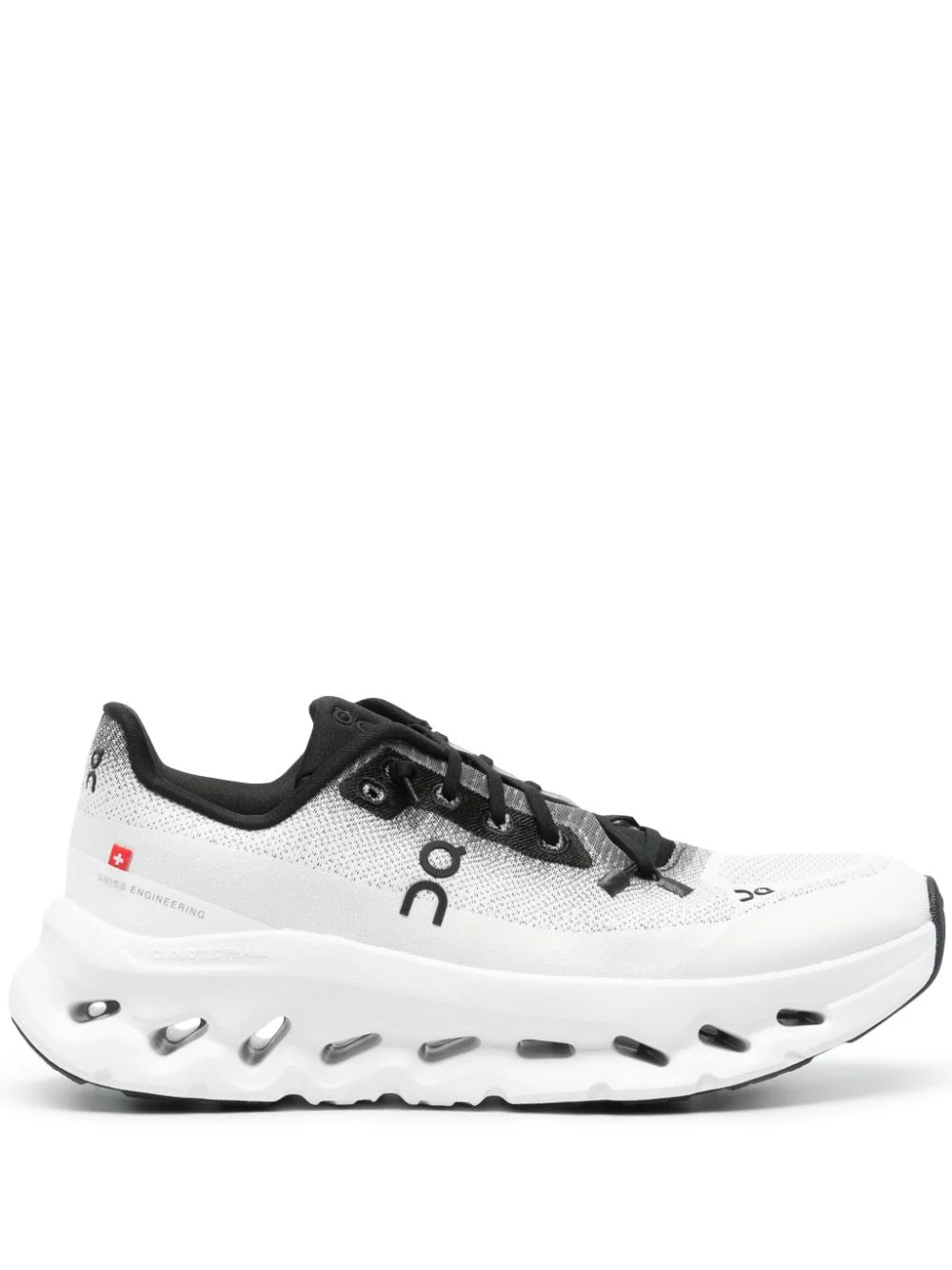 On Running tenis Cloudtilt con logo bordado Mujer