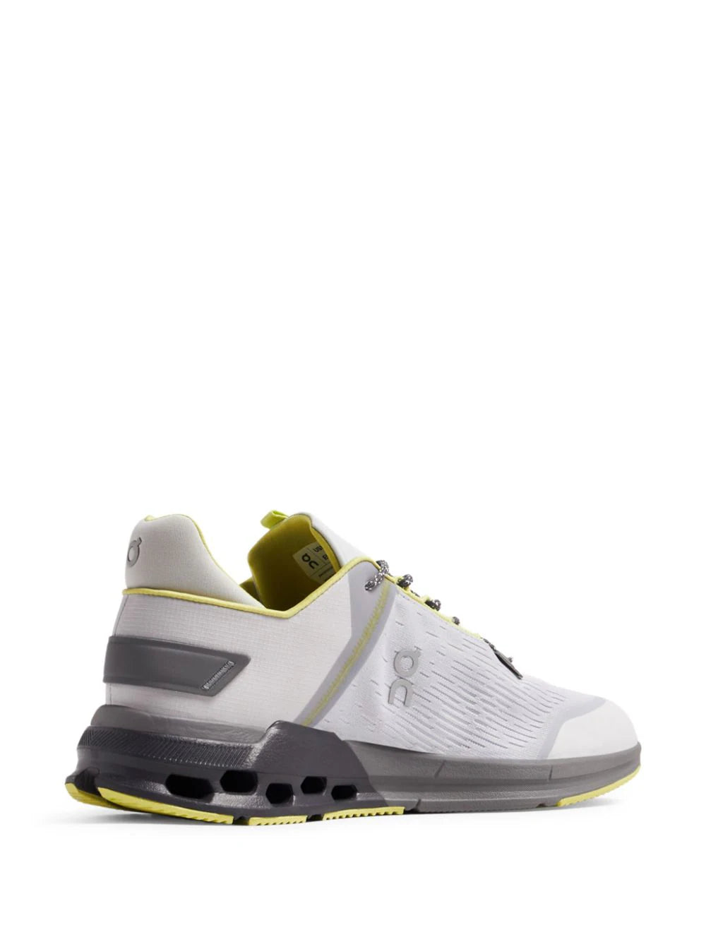 On Running tenis Cloudnova Flux