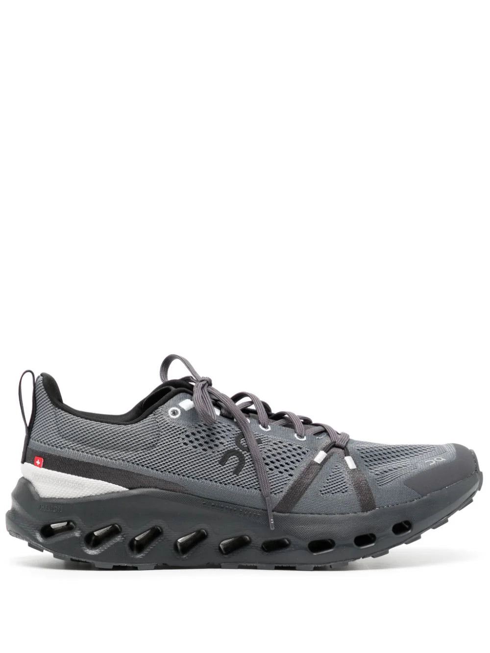 On Running tenis Cloudsurfer Trail