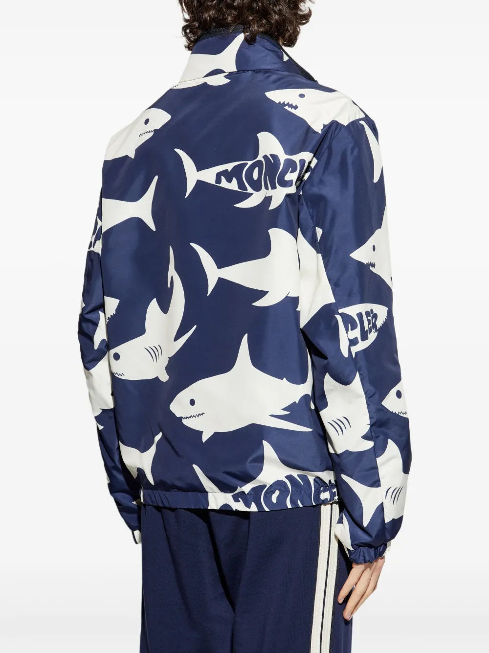 Moncler chamarra bomber con estampado Shark