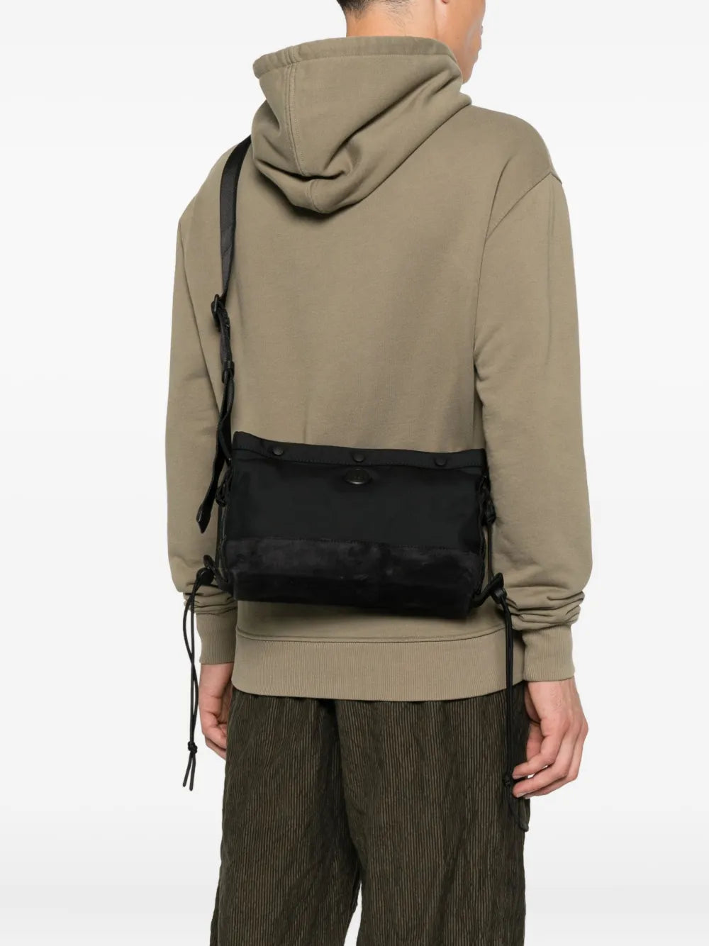 Moncler mochila tipo mensajero con placa del logo