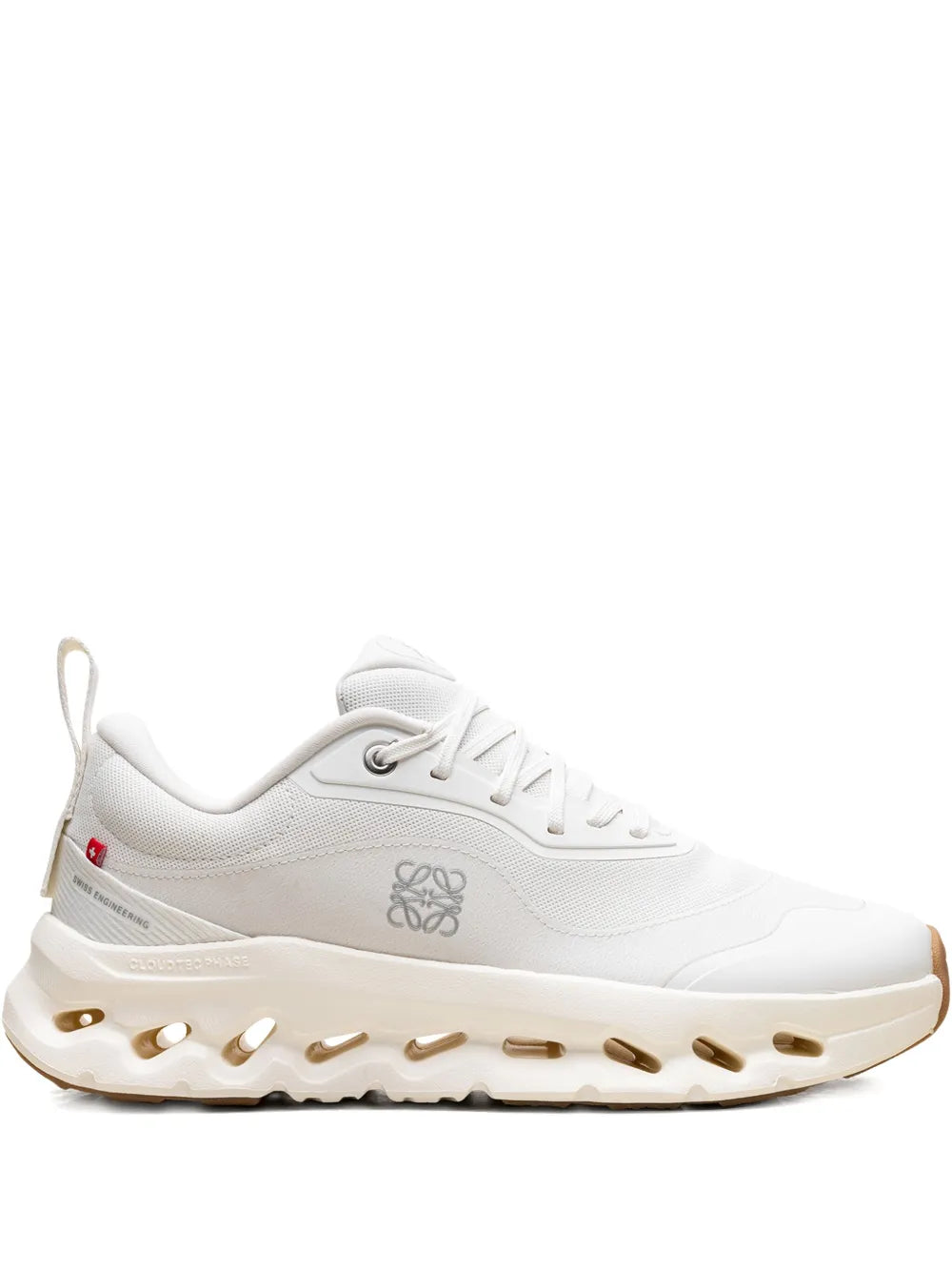 On Running tenis Cloudtilt "All White" en colabotación con Loewe