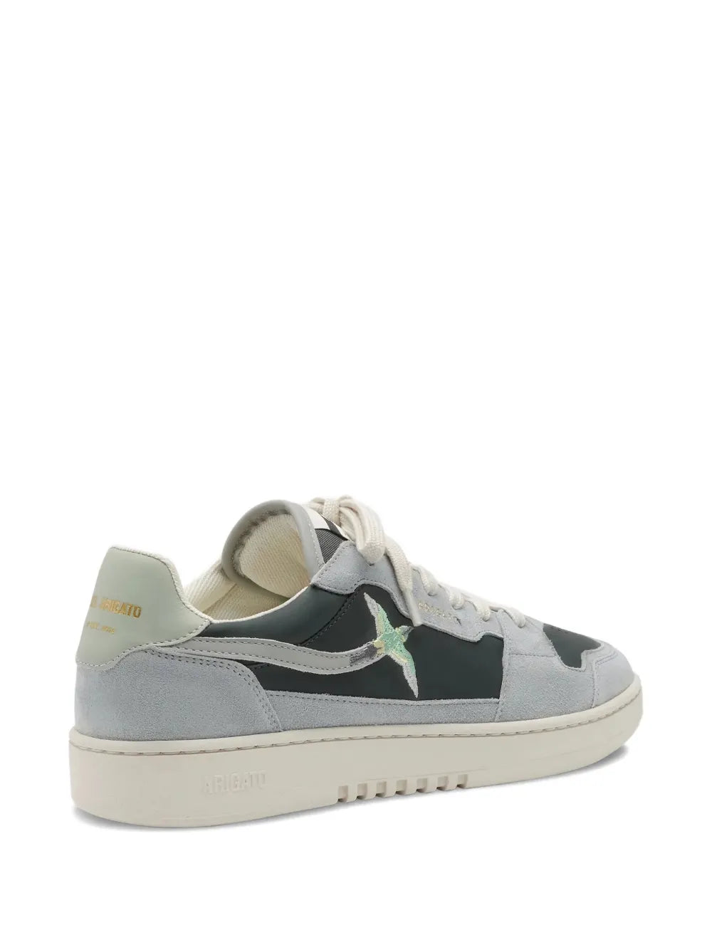 Axel Arigato tenis bajos con paneles