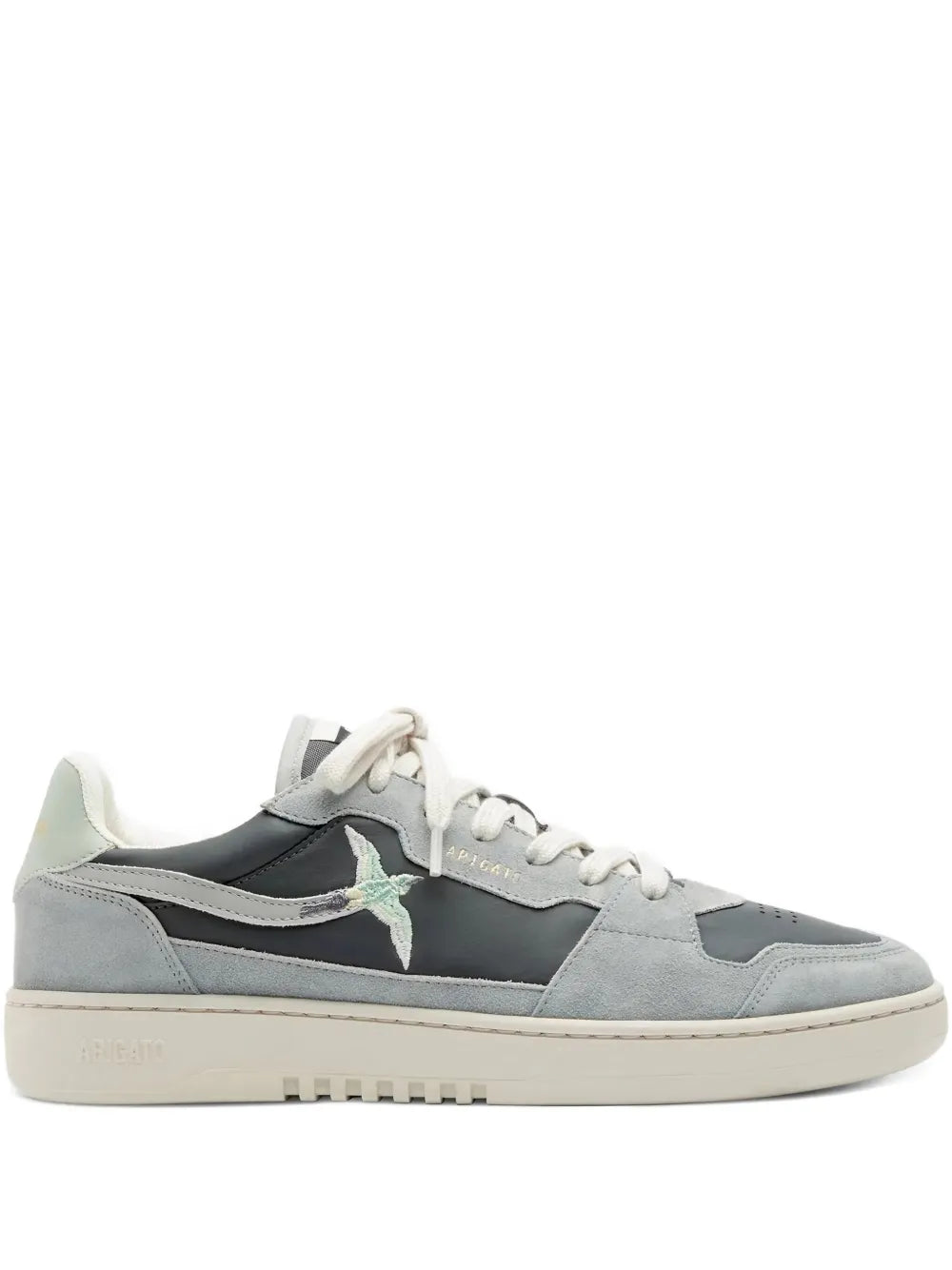 Axel Arigato tenis bajos con paneles