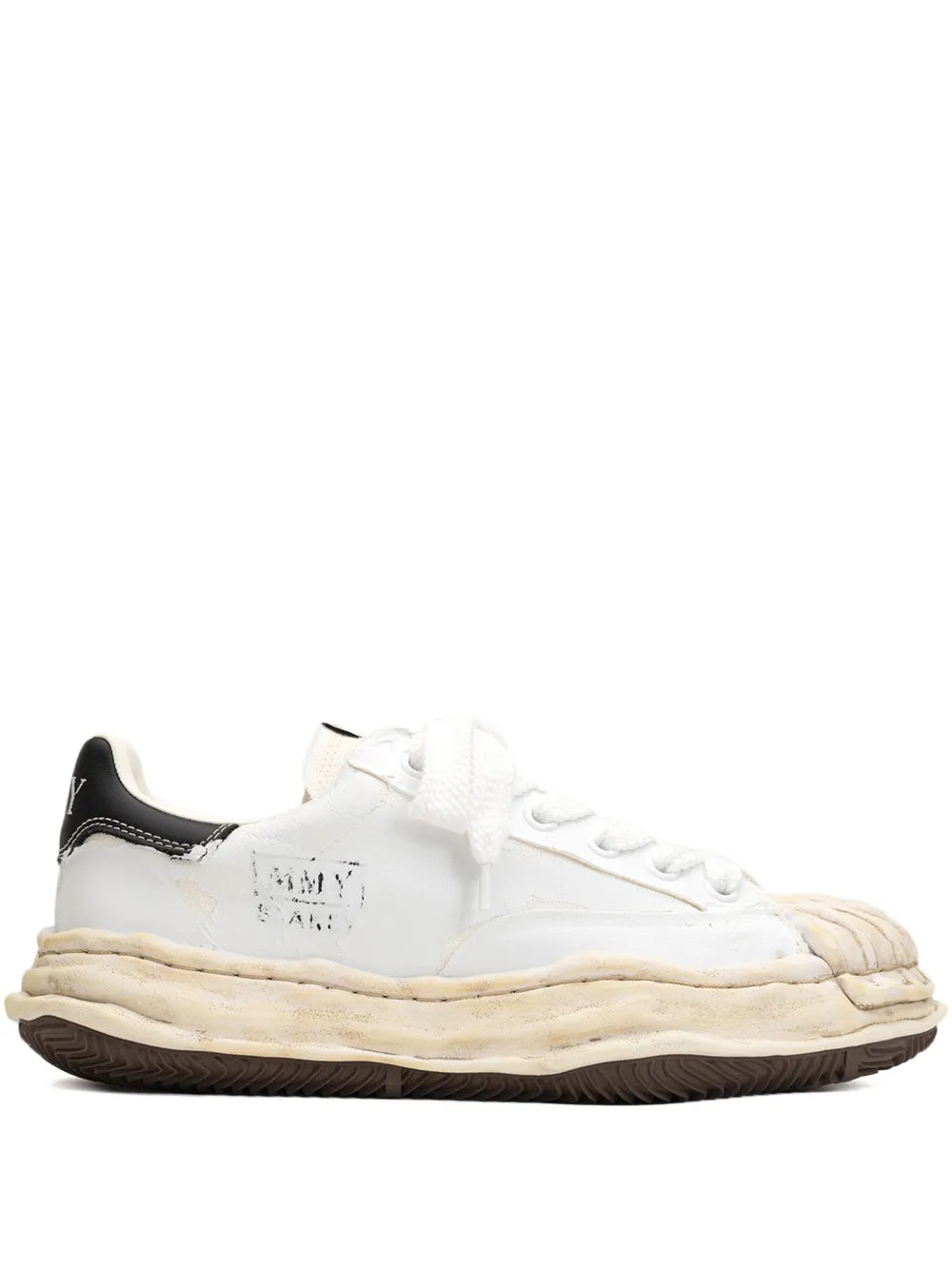 Maison MIHARA YASUHIRO tenis con efecto rasgado - blanco