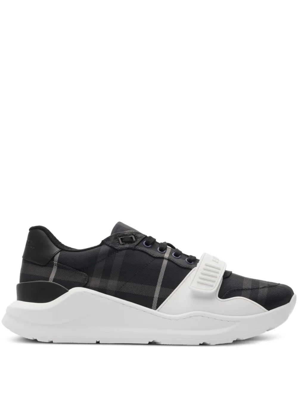 Burberry tenis bajos con estampado