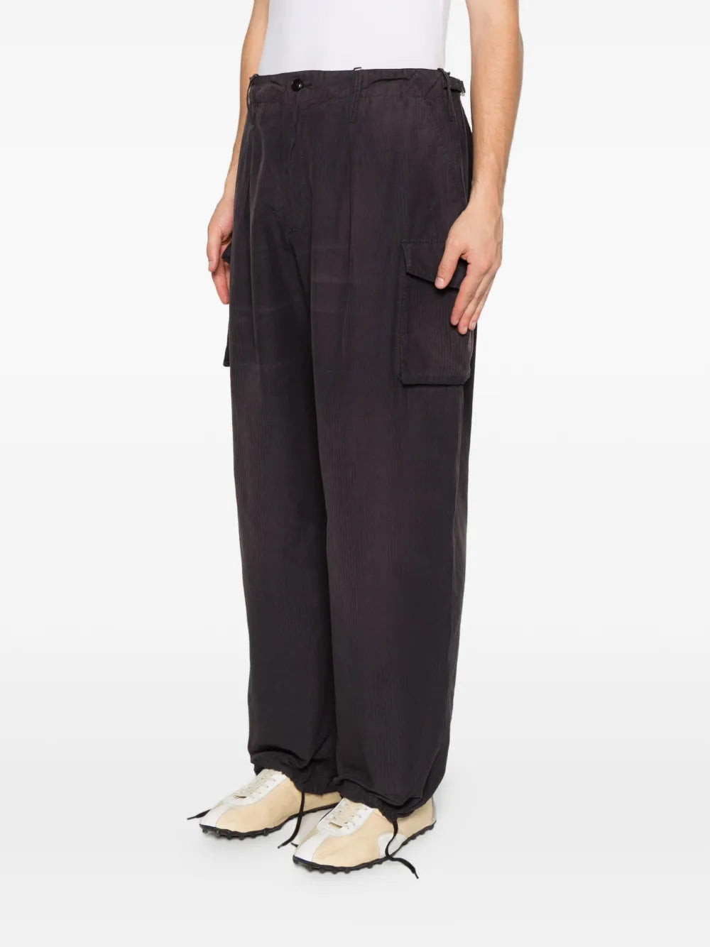 Maison Margiela pantalones tapered con bolsillos cargo - Negro - imagen 3