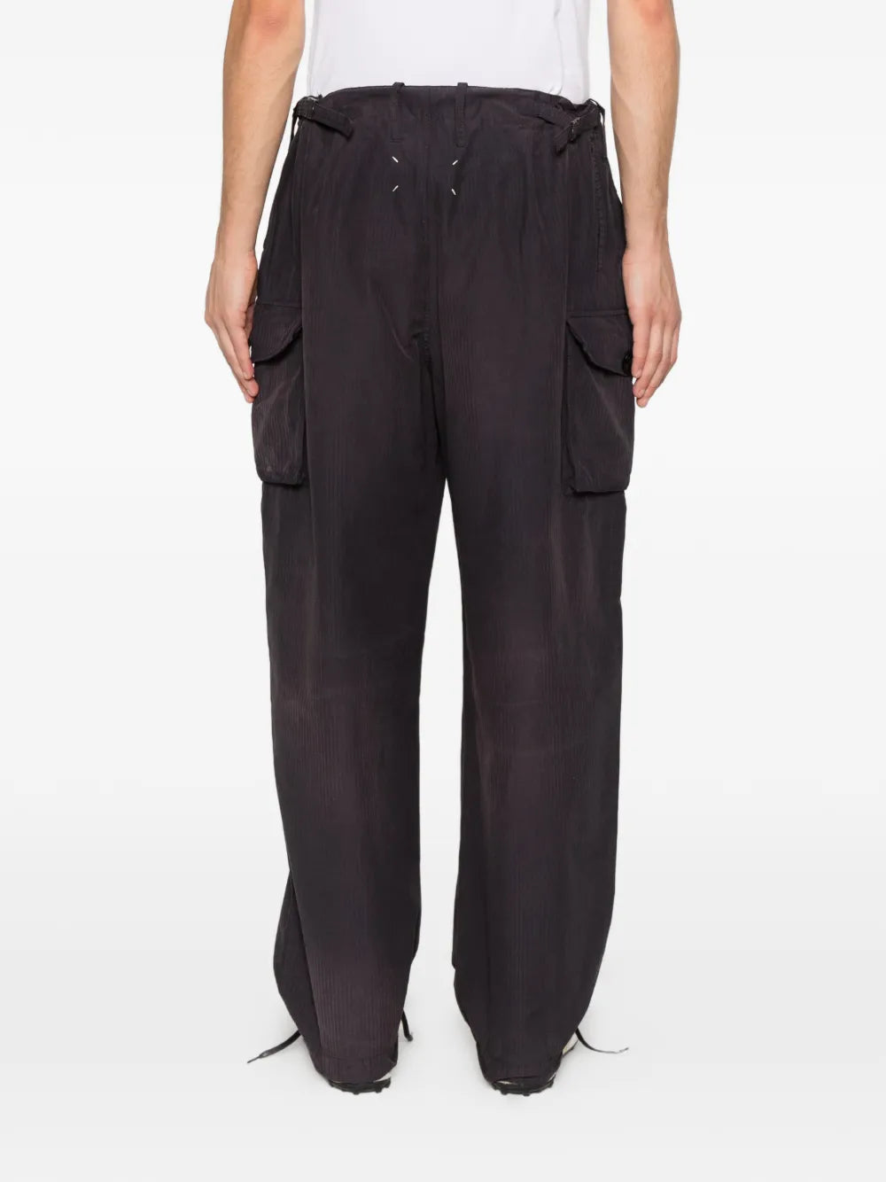 Maison Margiela pantalones tapered con bolsillos cargo - Negro - imagen 4