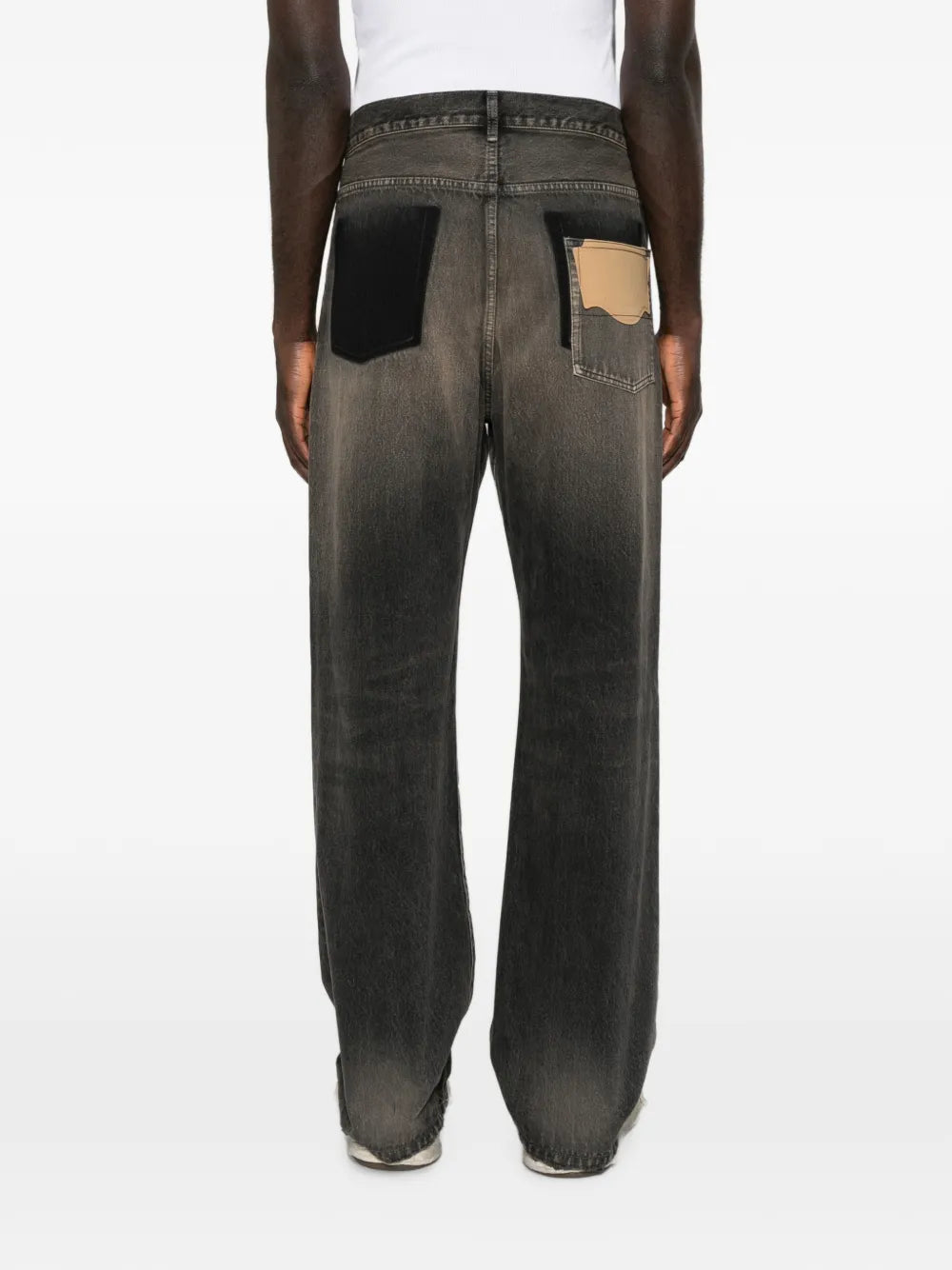 Maison MIHARA YASUHIRO jeans con detalle de parche - negro