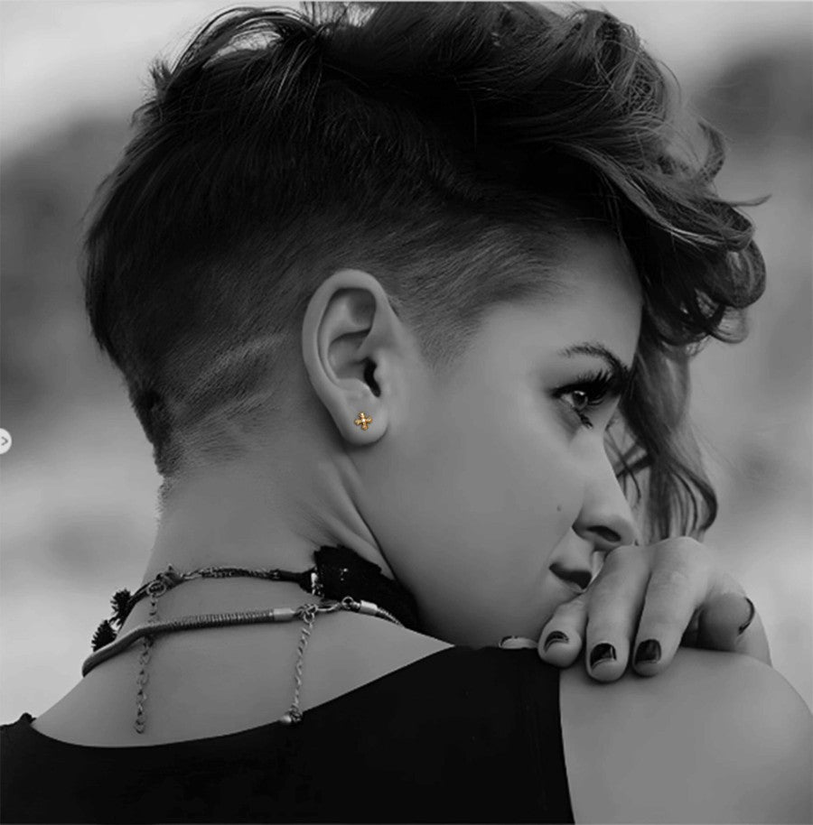 Chrome Hearts Aretes tipo botón CH
