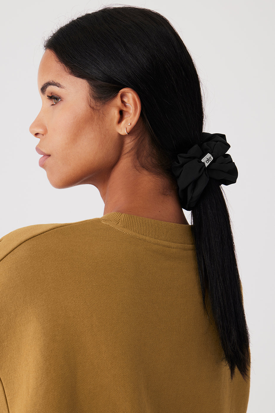 Alo Yoga Bead It Oversized Scrunchie - Black - imagen 2