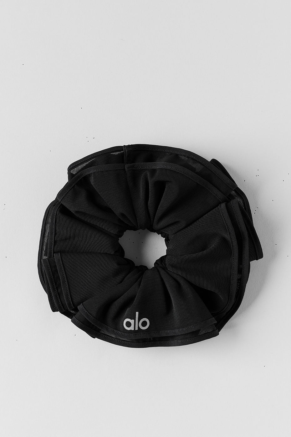 Alo Yoga Mesh Sweet Nothing Oversize Scrunchie - Black - imagen 2