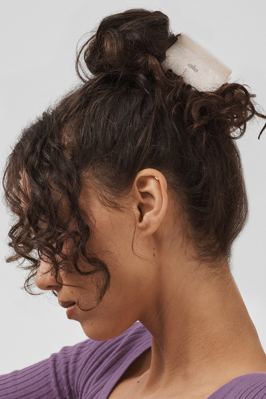 Alo Yoga Effortless Claw Clip - White Pearl - imagen 1