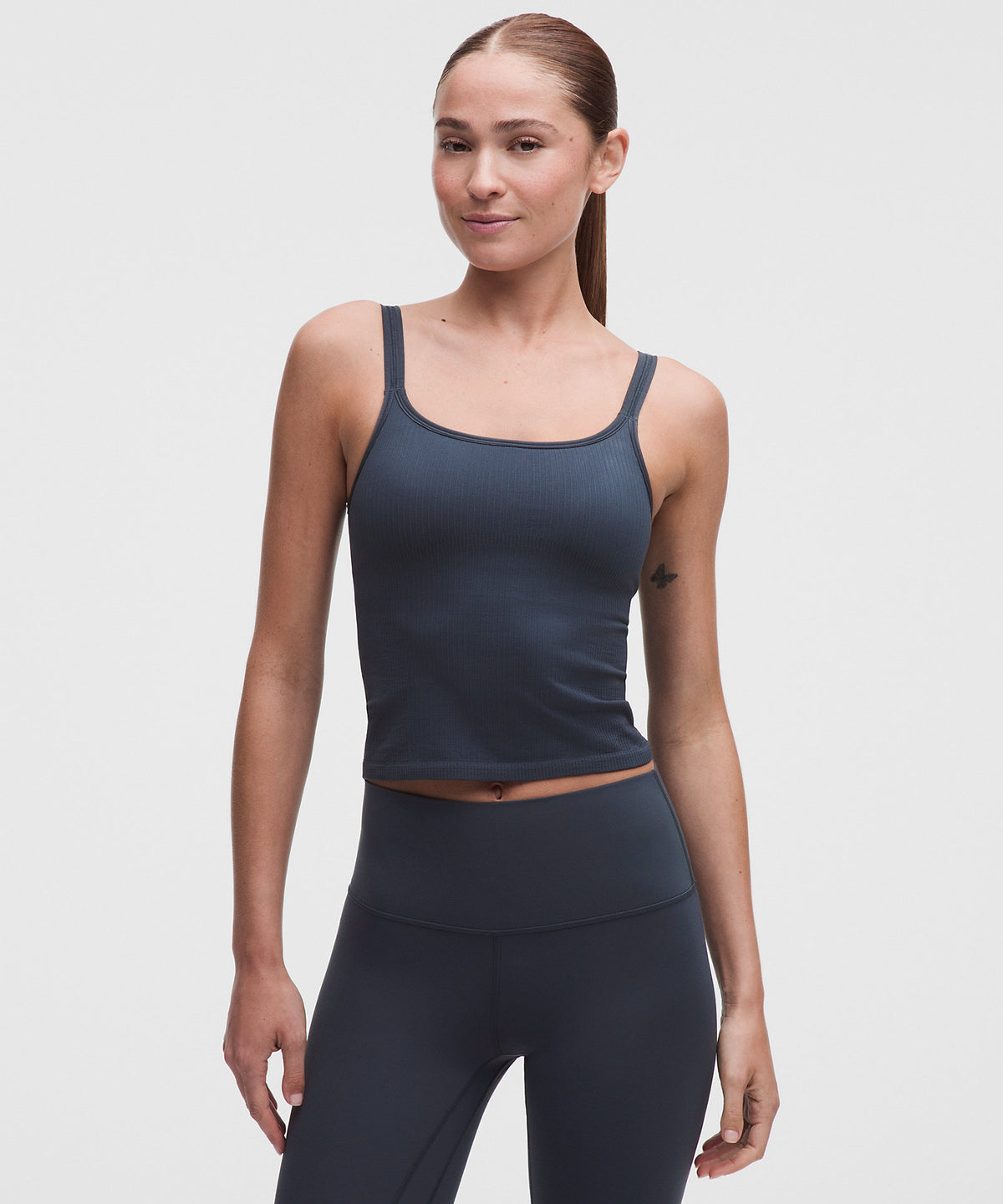 Lululemon Ebb to Street Scoop-Neck Cropped Tank Top Light Support, B/C Cup - Smoky Velvet - imagen 1