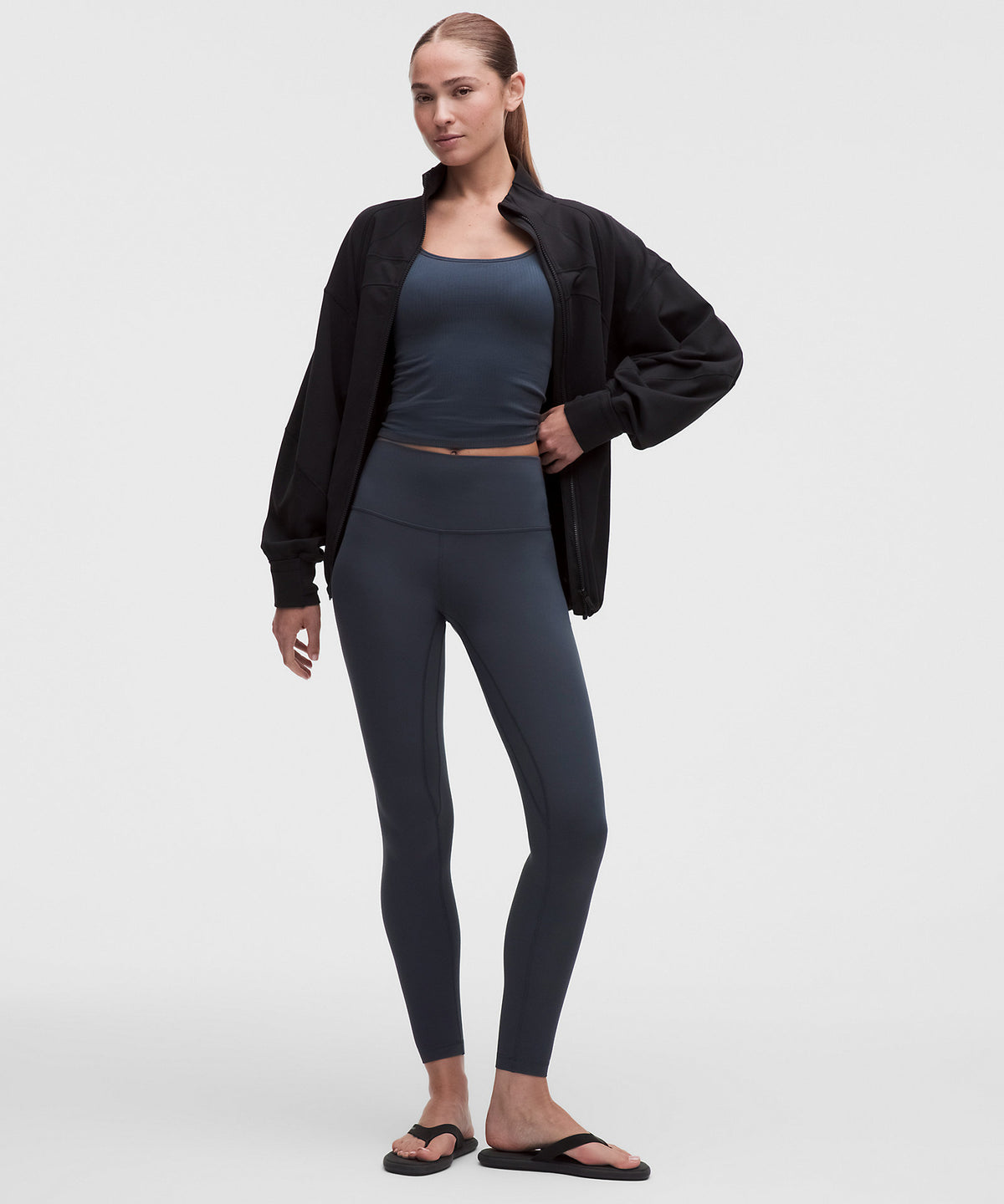 Lululemon Ebb to Street Scoop-Neck Cropped Tank Top Light Support, B/C Cup - Smoky Velvet - imagen 3
