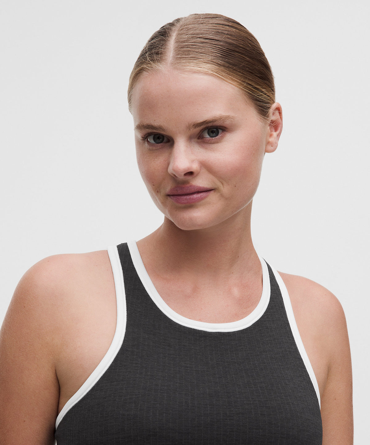 Lululemon Ebb to Street Cropped Racerback Tank Top Contrast - Black - imagen 4