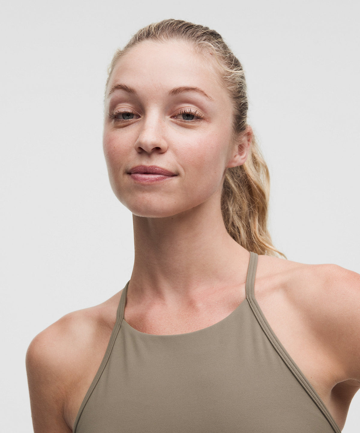 Lululemon Flow Y High-Neck Tank Top Light Support, B/C Cup - Cypress Forest - imagen 4
