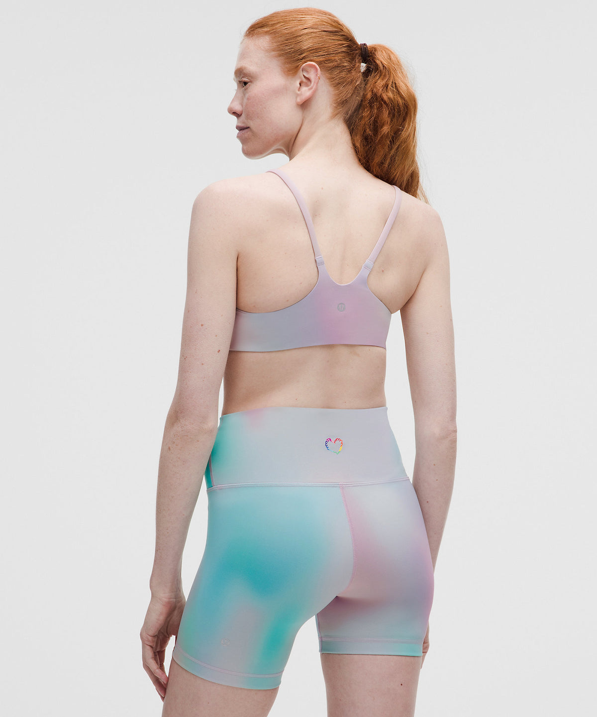 Lululemon Wunder Train Strappy Racer Bra, Light Support, A/B Cup Pride - Luminous Glow Multi - imagen 2