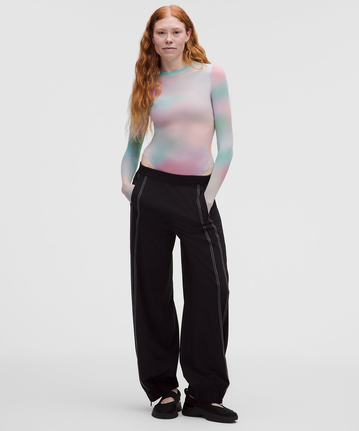 Lululemon Wundermost Ultra-Soft Nulu Mesh Long-Sleeve Crewneck Bodysuit Pride - Luminous Glow Multi - imagen 2